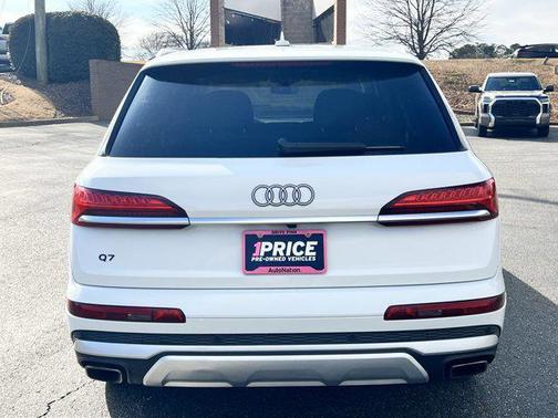 2025 Audi Q7 55 Premium Plus