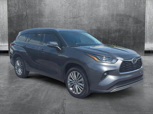 2023 Toyota Highlander Platinum