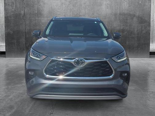 2023 Toyota Highlander Platinum