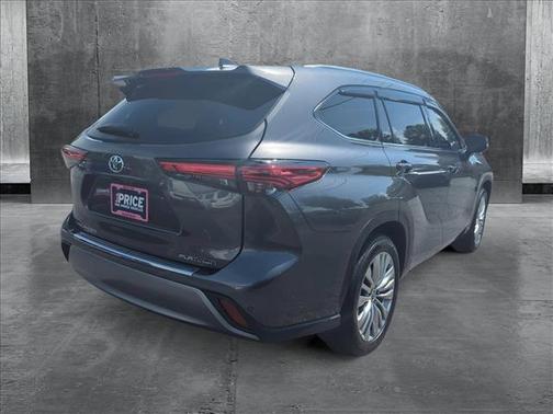 2023 Toyota Highlander Platinum