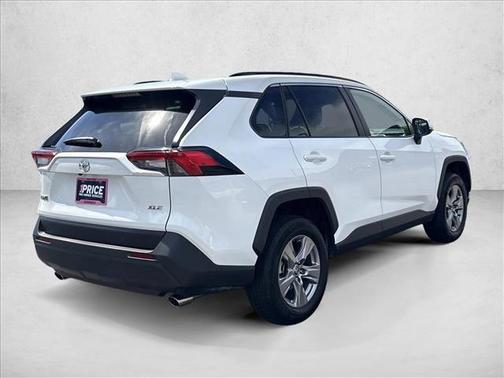 Ice Cap 2025 Toyota RAV4 XLE