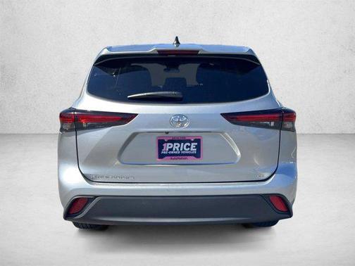 Celestial Silver Metallic 2025 Toyota Highlander LE