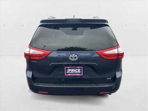2019 Toyota Sienna XLE