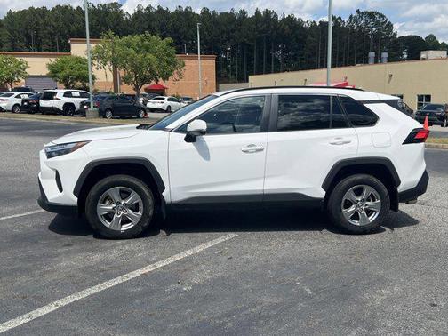 Ice Cap 2024 Toyota RAV4 XLE
