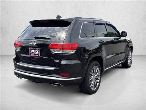Diamond Black Crystal Pearlcoat 2017 Jeep Grand Cherokee Summit