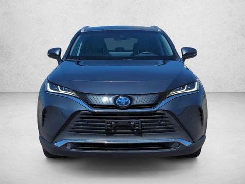 Coastal Gray Metallic 2024 Toyota Venza XLE