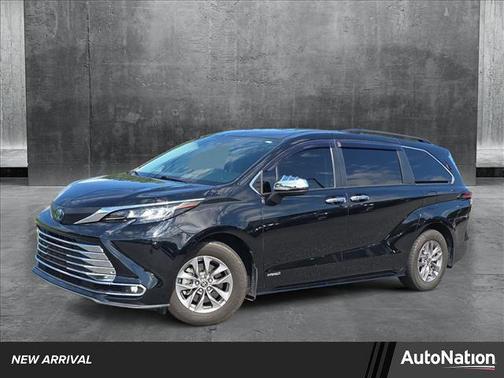 2021 Toyota Sienna LE