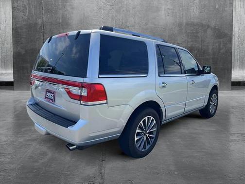 2017 Lincoln Navigator Select