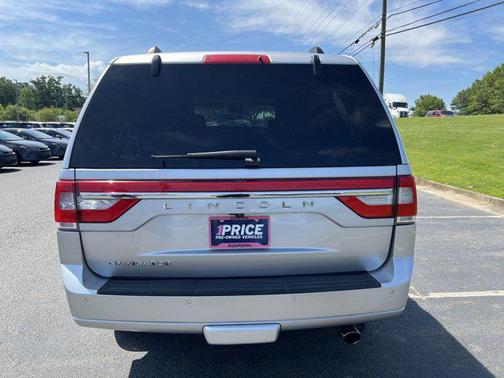2017 Lincoln Navigator Select