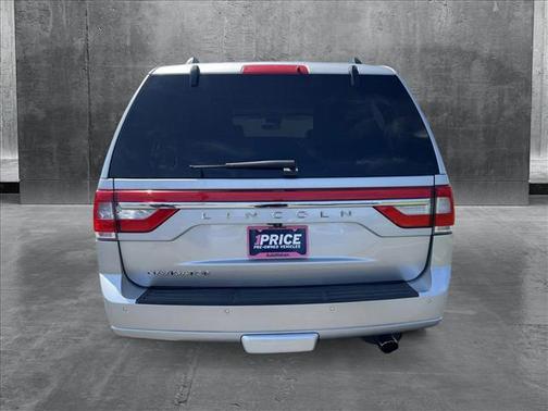 2017 Lincoln Navigator Select