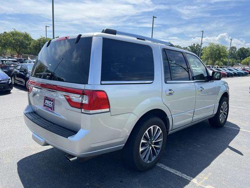 2017 Lincoln Navigator Select