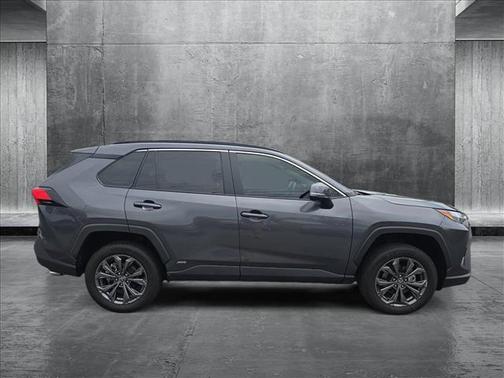 2022 Toyota RAV4 Hybrid XLE Premium