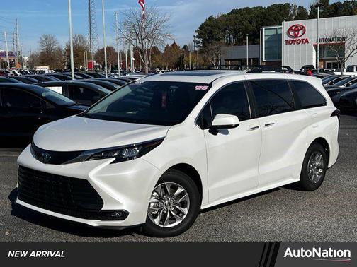2025 Toyota Sienna XLE