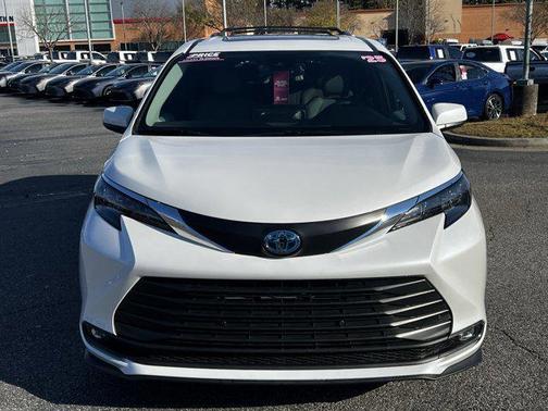 2025 Toyota Sienna XLE