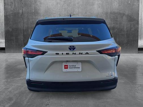 2021 Toyota Sienna XLE 8 Passenger