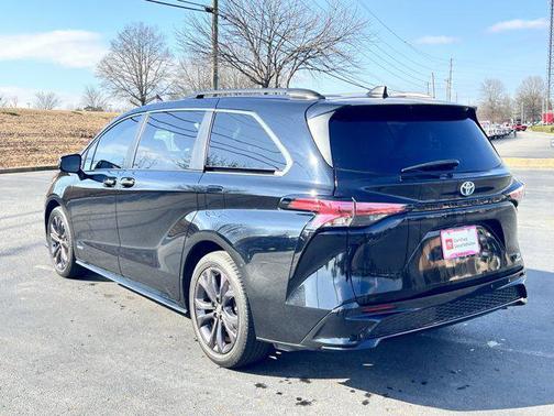 2021 Toyota Sienna XSE 7 Passenger