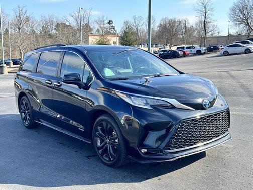 2021 Toyota Sienna XSE 7 Passenger