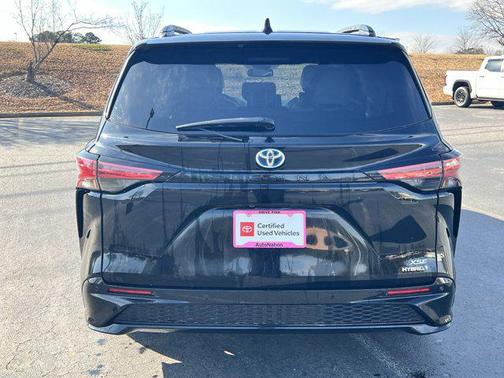 2021 Toyota Sienna XSE 7 Passenger