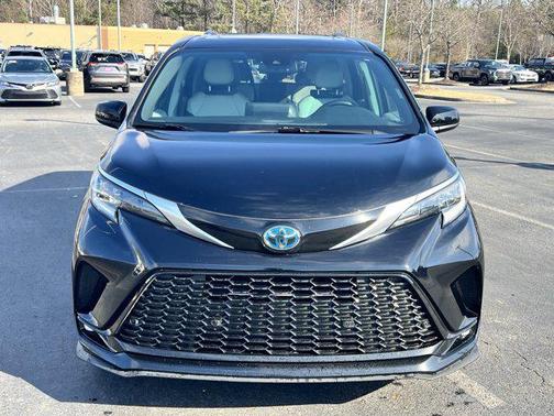 2021 Toyota Sienna XSE 7 Passenger