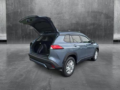 2025 Toyota Corolla Cross LE