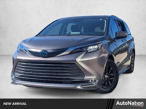 2021 Toyota Sienna XLE 7 Passenger