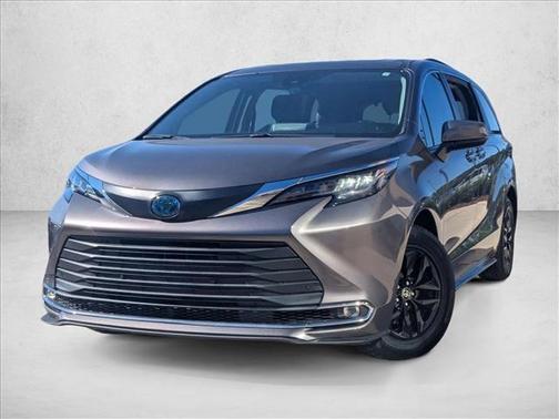 2021 Toyota Sienna XLE 7 Passenger