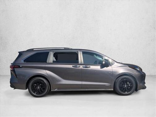 2021 Toyota Sienna XLE 7 Passenger