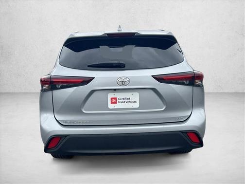 Celestial Silver Metallic 2025 Toyota Highlander XLE