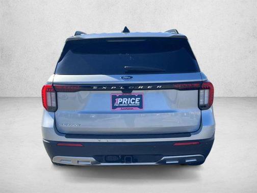 Iconic Silver Metallic 2025 Ford Explorer Active