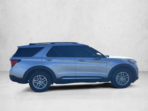 Iconic Silver Metallic 2025 Ford Explorer Active