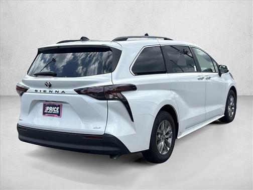 Wind Chill Pearl 2026 Toyota Sienna XLE