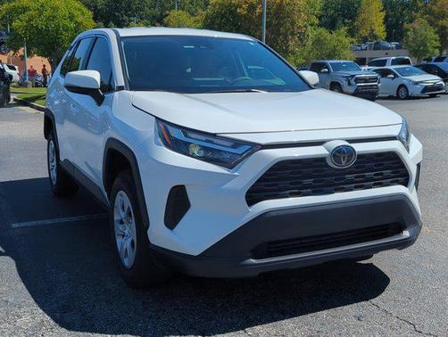 Ice Cap 2024 Toyota RAV4 LE