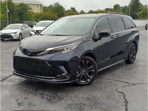 2022 Toyota Sienna XSE 7 Passenger