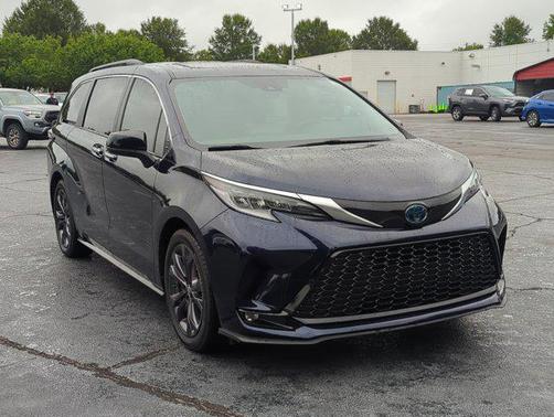 2022 Toyota Sienna XSE 7 Passenger