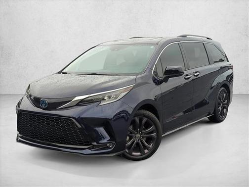 2022 Toyota Sienna XSE 7 Passenger