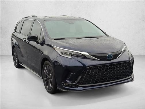 2022 Toyota Sienna XSE 7 Passenger