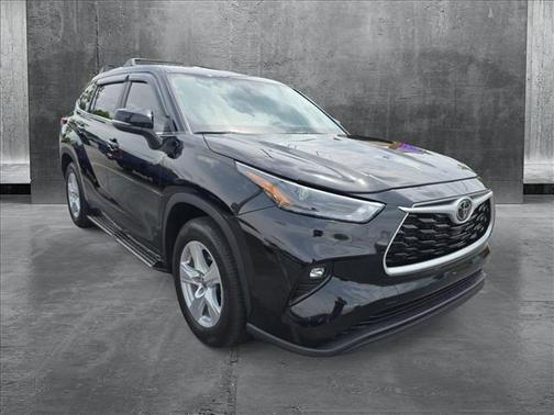 2023 Toyota Highlander LE