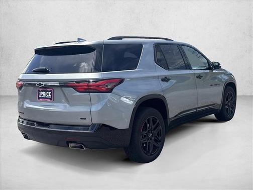 Sterling Gray Metallic 2023 Chevrolet Traverse Premier