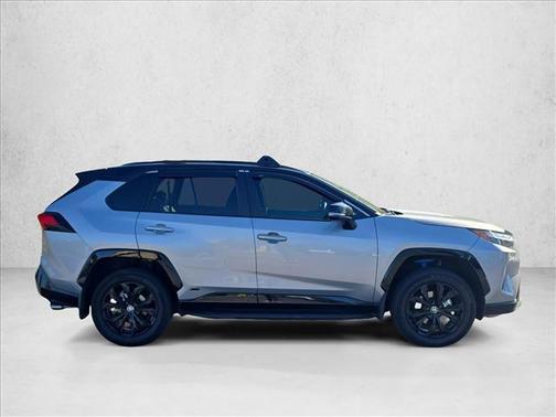2024 Toyota RAV4 Hybrid SE