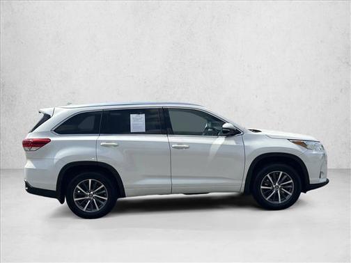 Blizzard Pearl 2017 Toyota Highlander XLE