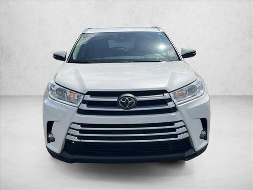 Blizzard Pearl 2017 Toyota Highlander XLE