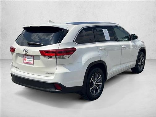 Blizzard Pearl 2017 Toyota Highlander XLE
