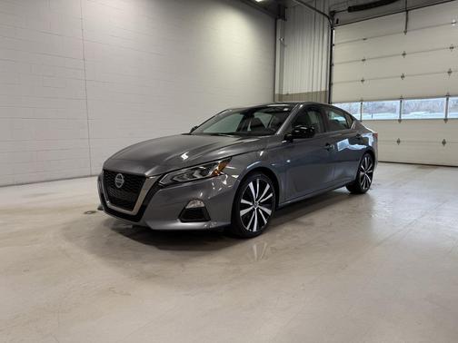 2020 Nissan Altima SR FWD