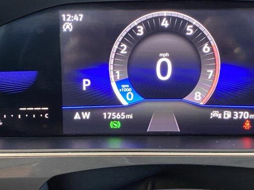 Platinum Gray Metallic 2023 Volkswagen Tiguan 2.0T SE
