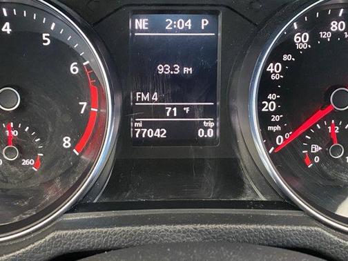 Pure White 2017 Volkswagen Passat 1.8T SE