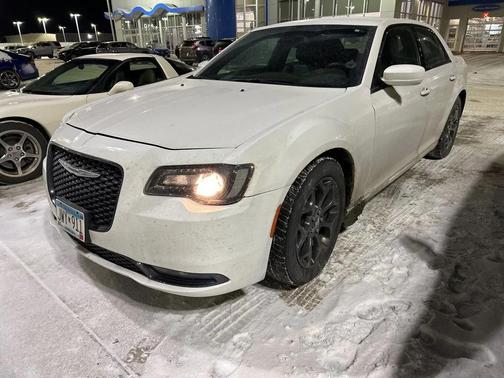 2016 Chrysler 300 S