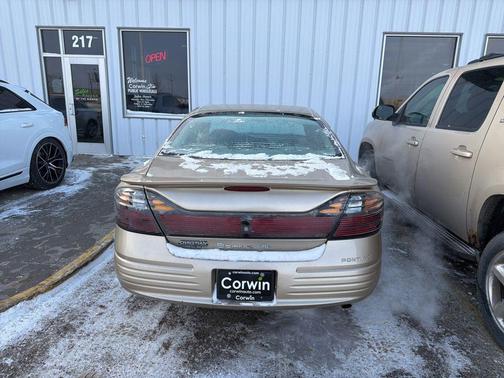 2005 Pontiac Bonneville SE