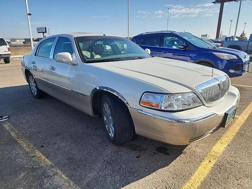 2005 Lincoln Town Car Signature