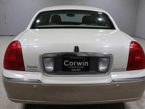 2005 Lincoln Town Car Signature