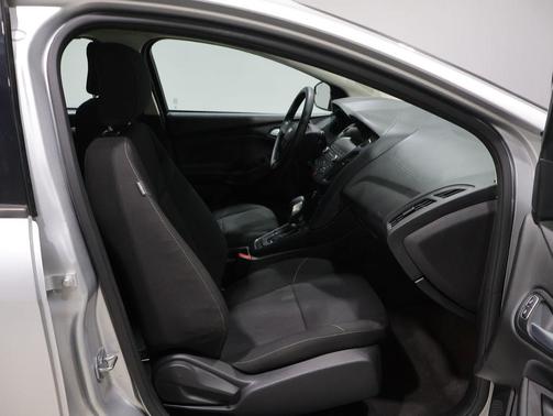 Ingot Silver 2018 Ford Focus SE